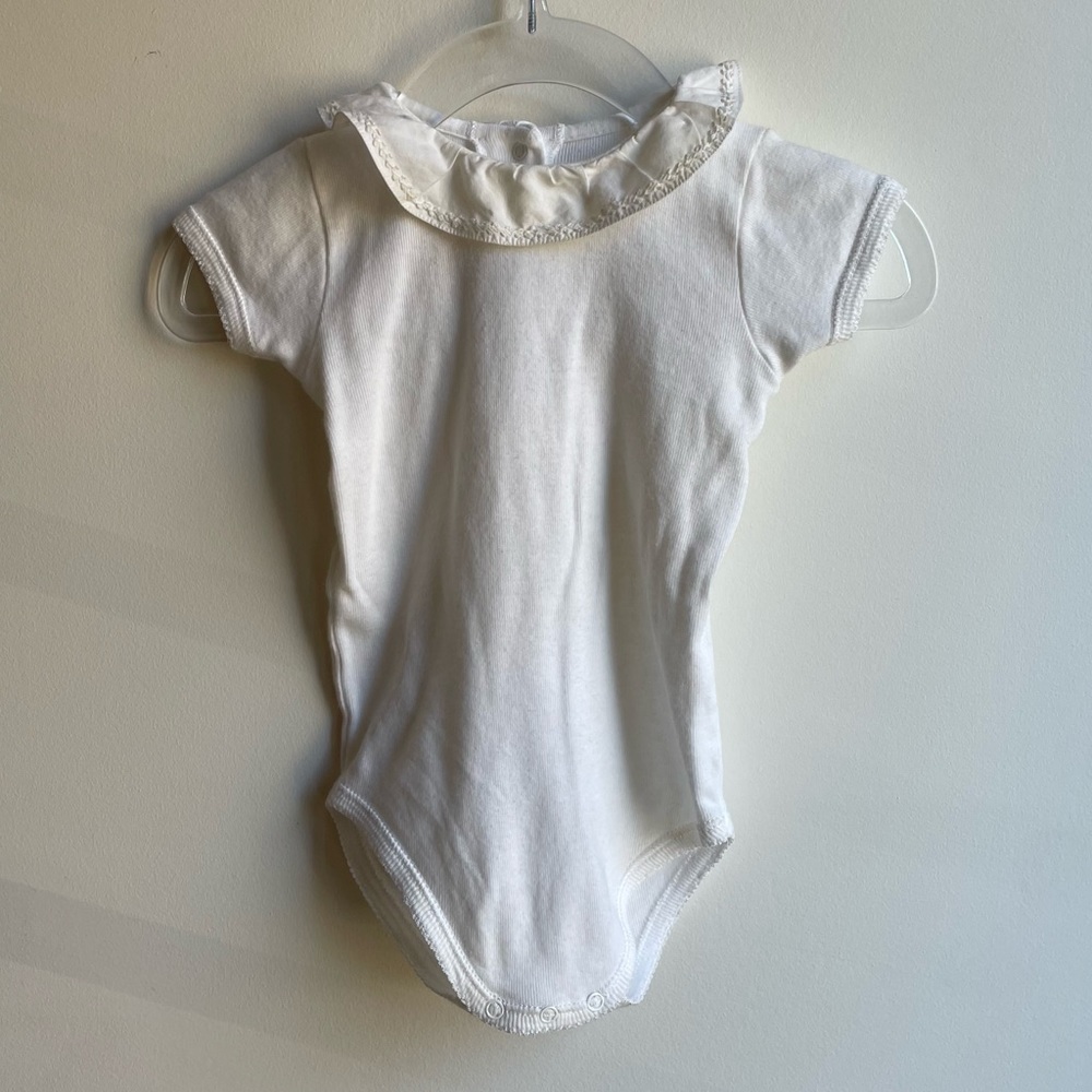 Bonpoint 3m White Ruffle Collar Onesie